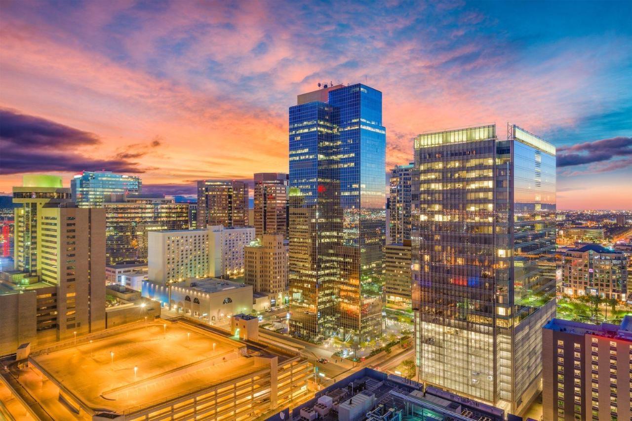 Couples Getaway Highrise Dwntown Phx Skyline Views Lejlighed Phoenix Eksteriør billede