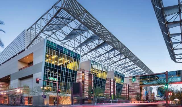 Couples Getaway Highrise Dwntown Phx Skyline Views Lejlighed Phoenix Eksteriør billede