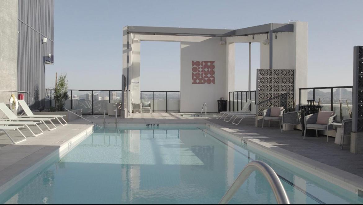 Couples Getaway Highrise Dwntown Phx Skyline Views Lejlighed Phoenix Eksteriør billede