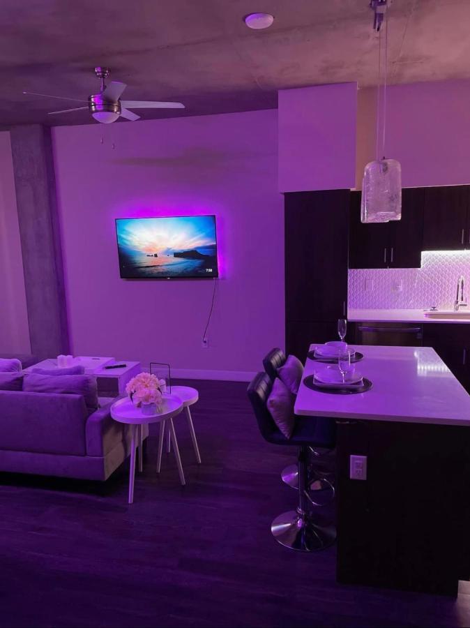 Couples Getaway Highrise Dwntown Phx Skyline Views Lejlighed Phoenix Eksteriør billede